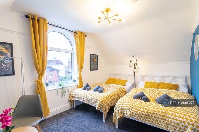 Studio flat in Merton Road, Southsea, PO5 (#2668073)