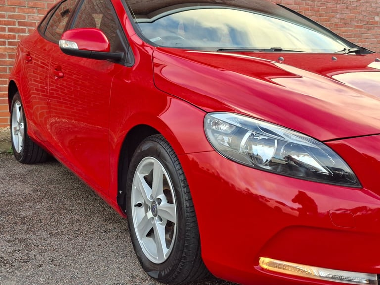 2015 15 Volvo V40 1.6 D2 ES 5 Door Manual. 20GBP RFL. Only 59000 Miles with FSH!