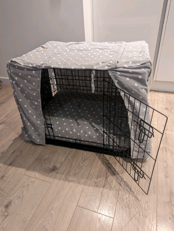 Dog bed crate and stylish cushion / cover combo, ideal for small dogs