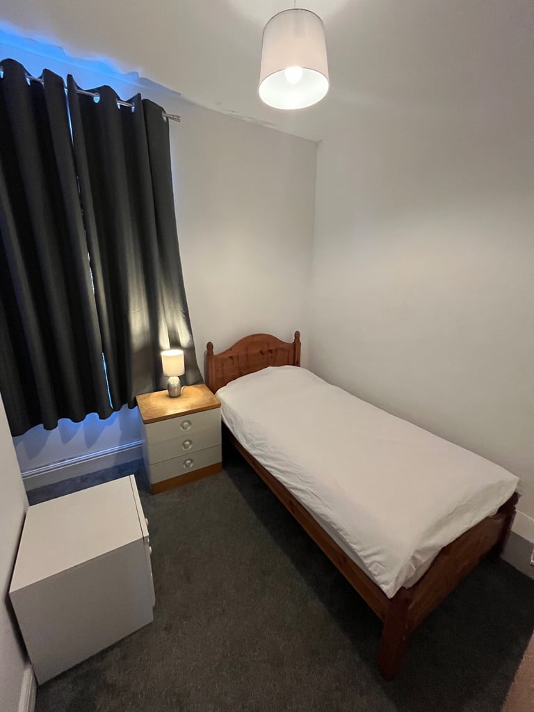 Single Room To Rent In York ( Prefer Female please) 