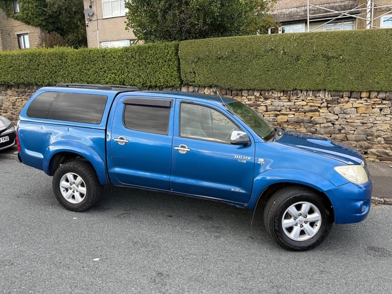 image for 2009 Toyota Hilux INVINCIBLE DOUBLE CAB D/C 3.0 D4-D AUTO 4X4 BLUE PICK UP Diesel Automatic