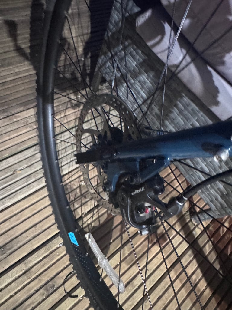 Genesis croix de fer 20 gravel bike* brand new condition** rrp £1100