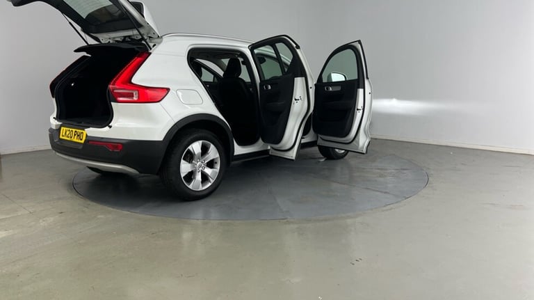 2020 Volvo XC40 T3 Momentum Automatic Estate Petrol Automatic