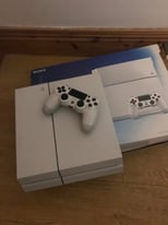 White 500GB PS4 boxed one controller 