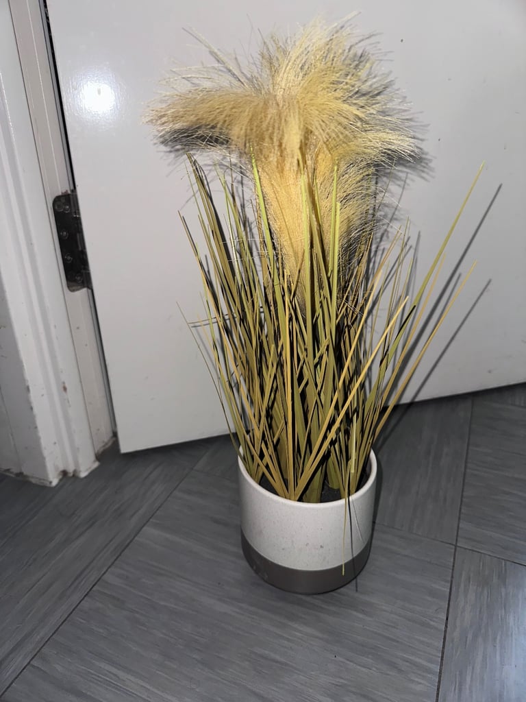 image for 2 Faux artificial grass plant decor