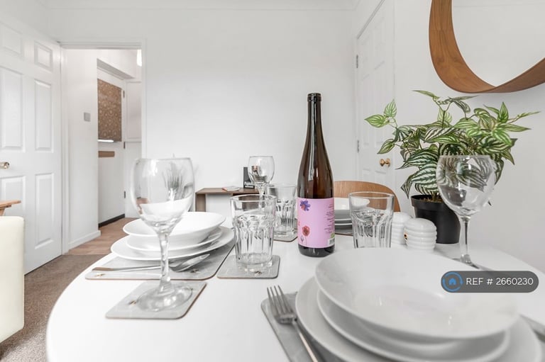 3 bedroom flat in Pippin Green, Norwich, NR4 (3 bed) (#2660230)