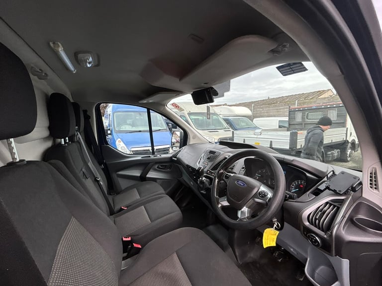 2017 Ford Transit Custom 2.0 TDCi 130ps Low Roof Van PANEL VAN Diesel Manual