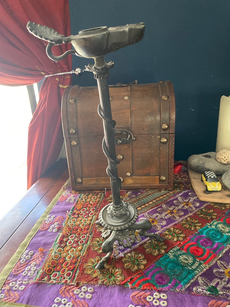 image for Grand tour bronze standing oil lamp