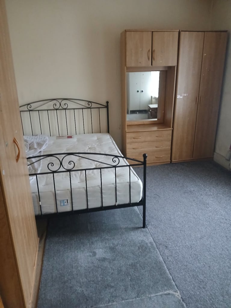 3 bedroom house Fully Furnished 2x WC available to rent £1450.00 pcm Great Location