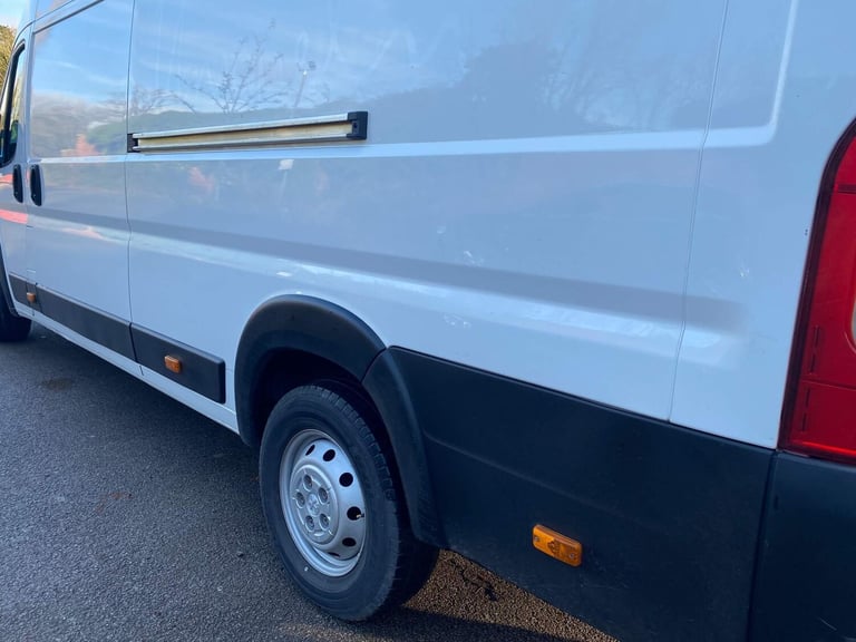2018 Peugeot Boxer 2.0 BlueHDi 435 Professional L4 H2 Euro 6 5dr PANEL VAN Diesel Manual