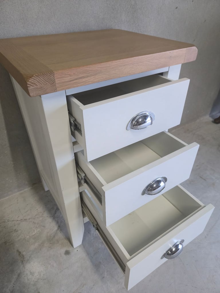 Julian Bowen Richmond 3 Drawer Cream and Oak Bedside Table