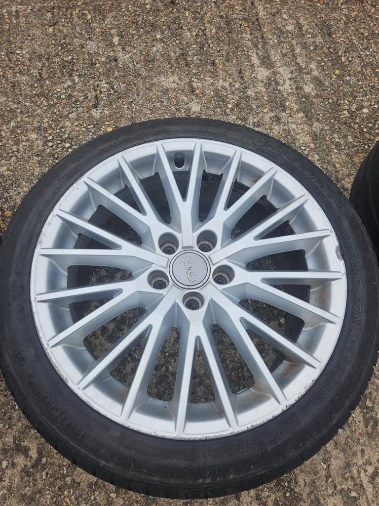 Genuine Audi TT 18" 5x112 Alloy Wheels with tyres X4