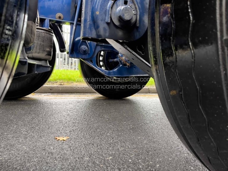 DENNISON SLIDING SKELETAL TRAILER