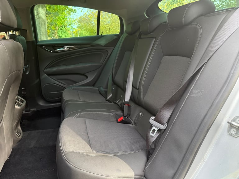 2017 Vauxhall Insignia 1.6 Turbo D ecoTec [136] SRi Nav 5dr HATCHBACK Diesel Manual