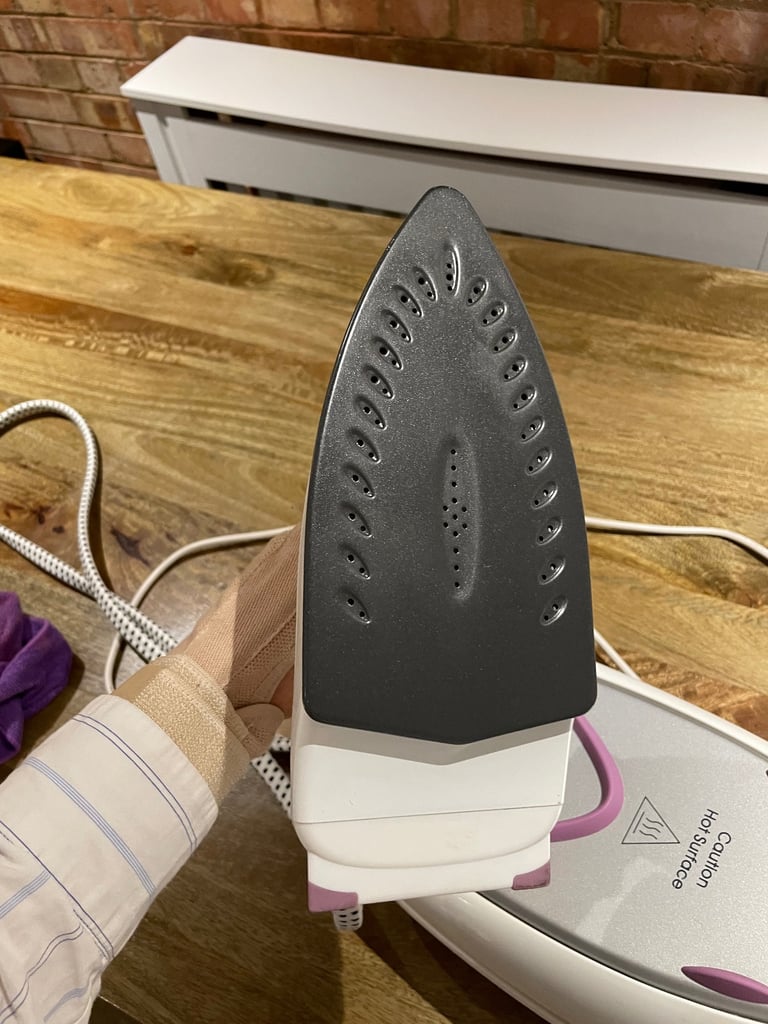 Morphy Richards Jet Steam Generator 333020 Iron White & Purple