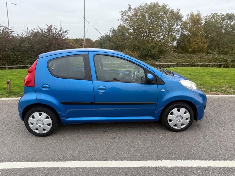 PEUGEOT 107 1.0 12V Urban 2011