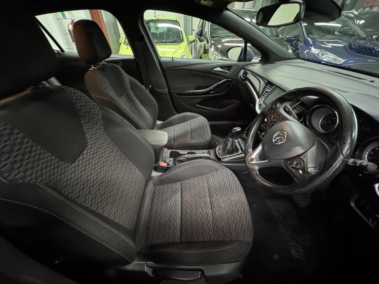 2016 Vauxhall Astra 1.6 CDTi 16V 136 SRi Nav 5dr HATCHBACK DIESEL Manual
