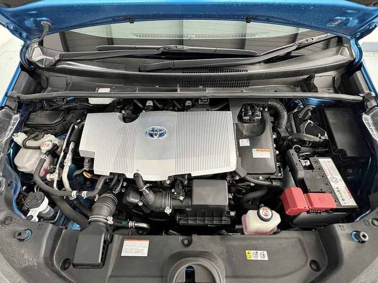 2025 Toyota Prius Vvt-I Active Hatchback HYBRID ELECTRIC Semi Automatic