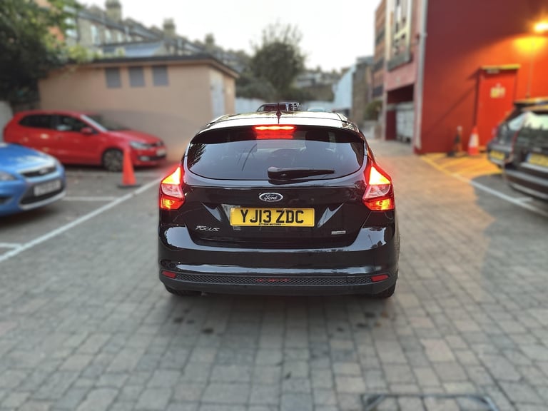 Ford, FOCUS, Hatchback, 2013, Manual, 998 (cc), 5 doors
