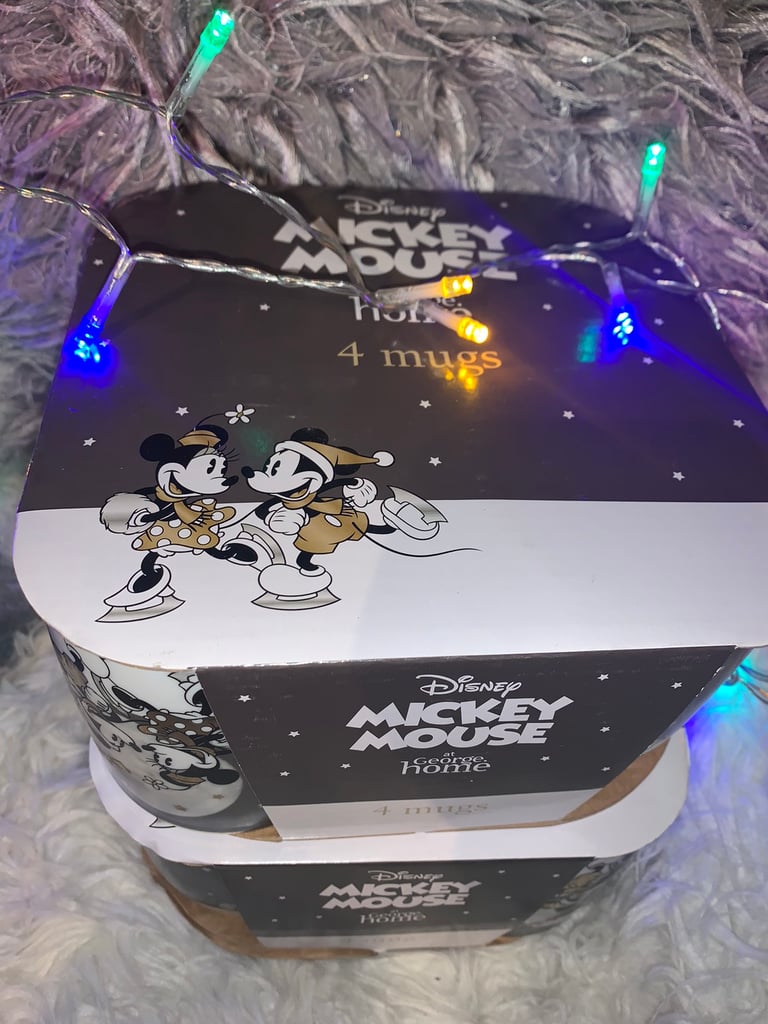Disney Mickey/Minnie Christmas mug sets and large bowl new 