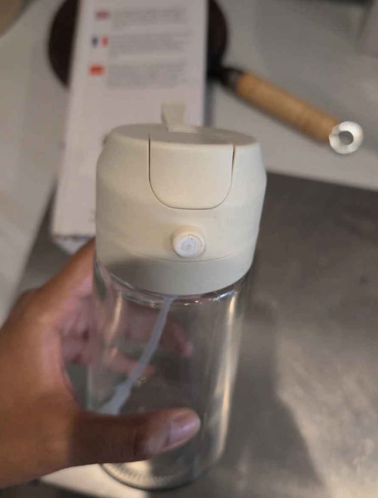 Spray and pour oil dispenser - new