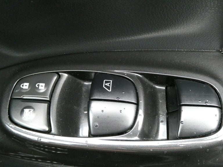 1.6 N-Tec 5dr *7 SERVICES +SATNAV +REV CAM +CRUISE +BTOOTH +2 KEYS*