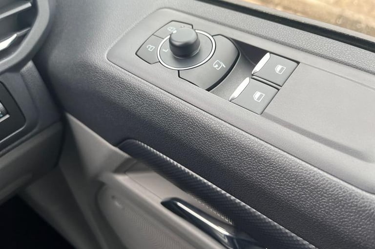 2025 Ford Transit Custom 2.5 PHEV 232ps H1 Double Cab Van Limited Auto PANEL VAN PETROL/ELECTRIC ...
