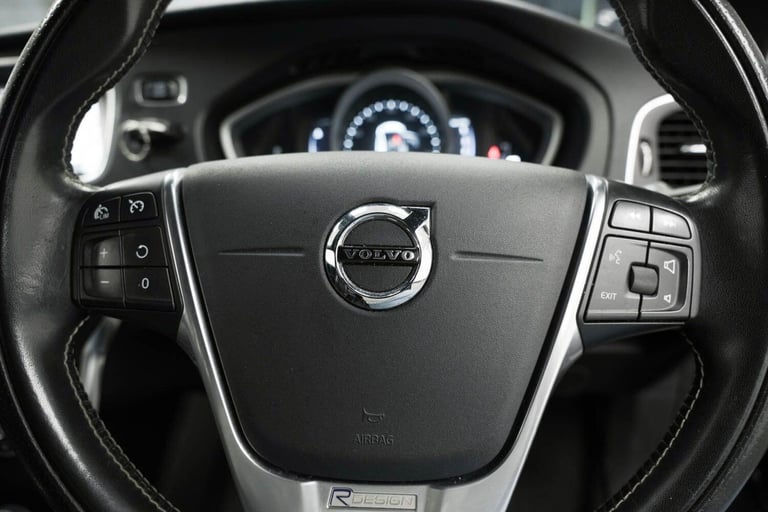  Volvo V40 2.0 D2 R-Design Nav Plus Euro 6 (s/s) 5dr Diesel Manual