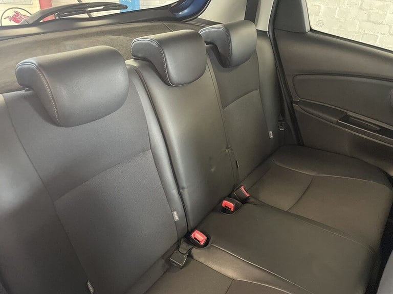 2016 Toyota Yaris VVT-h Excel Hatchback HYBRID Automatic