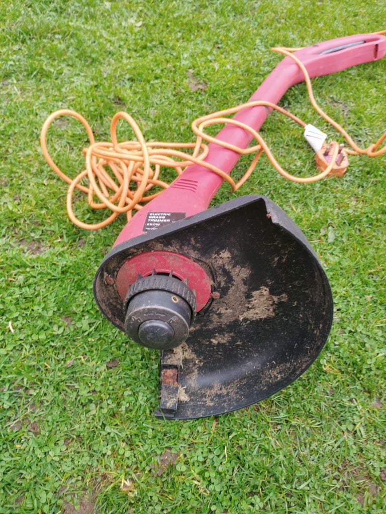 2 x Grass Strimmers (spares/repairs)