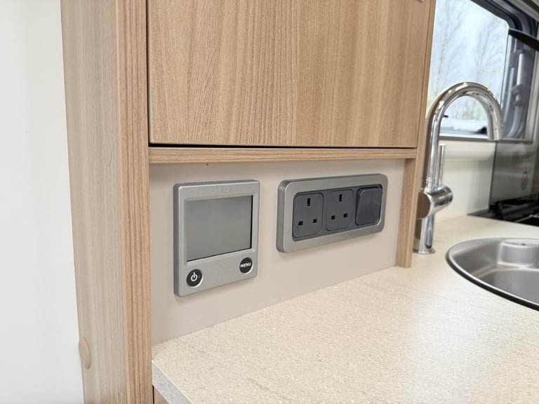 2017 BAILEY UNICORN VIGO LUXURY TOURING CARAVAN