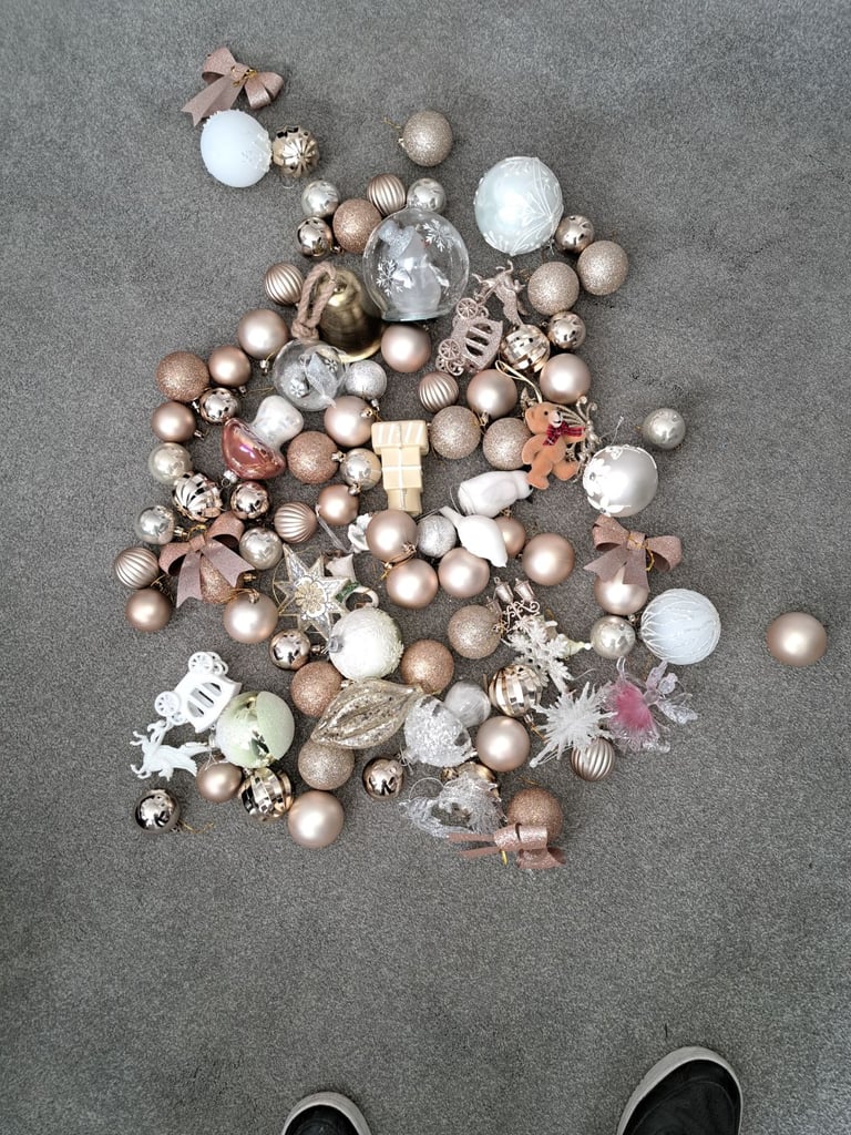 Marks & Spencer Quality Pre-lit Christmas Tree With Baubles Included 