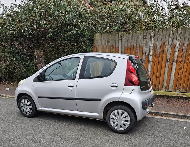 Peugeot, 107, Hatchback, 2013, Manual, 998 (cc), 5 doors