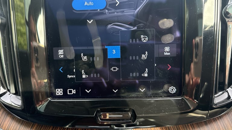 2022 Volvo XC60 2.0 B5P Ultimate Dark 5dr AWD Geartronic Petrol Estate Estate Petrol Automatic