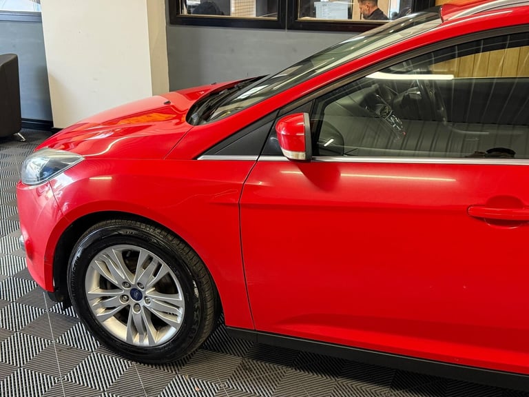 2014 Ford Focus 1.0T EcoBoost Titanium Navigator Euro 5 (s/s) 5dr ESTATE Petrol Manual