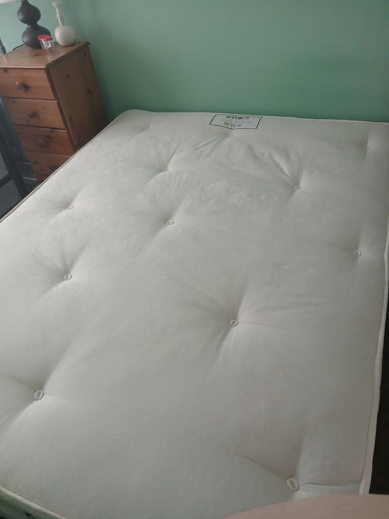 King size divan bed + matress