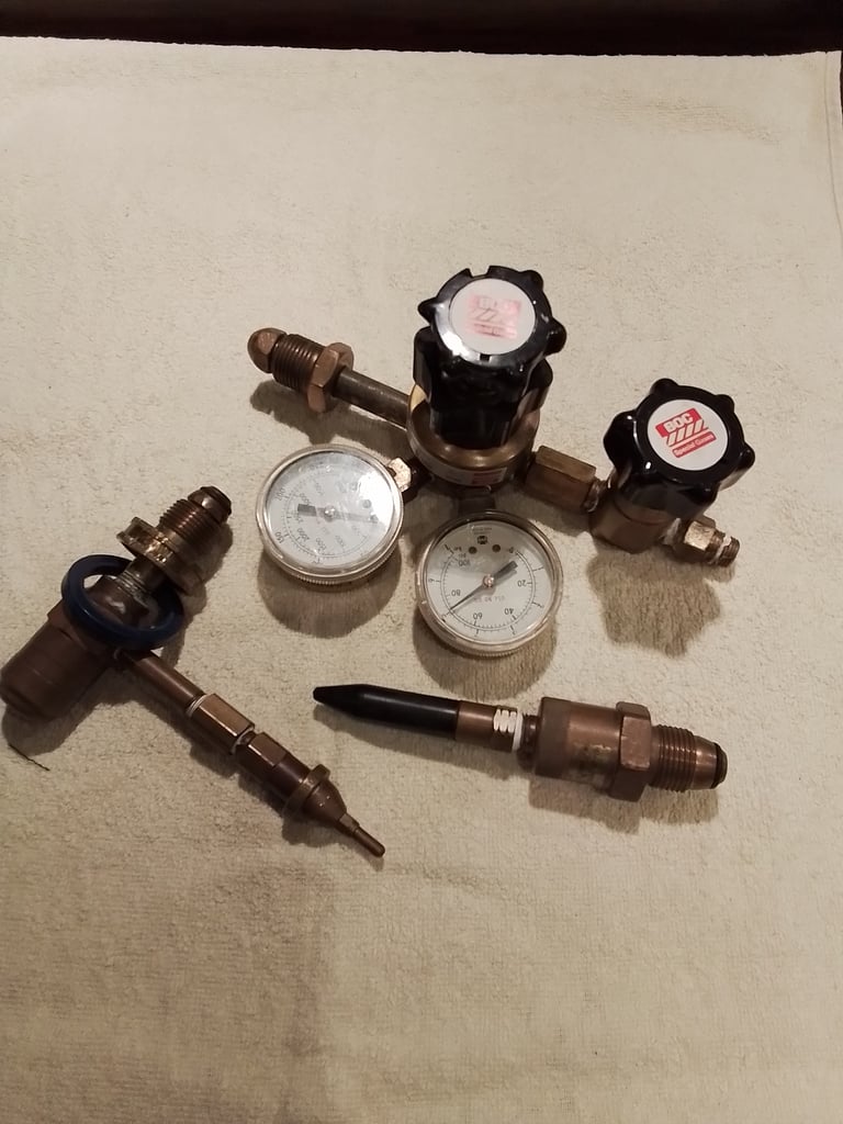 Helium tank valves  