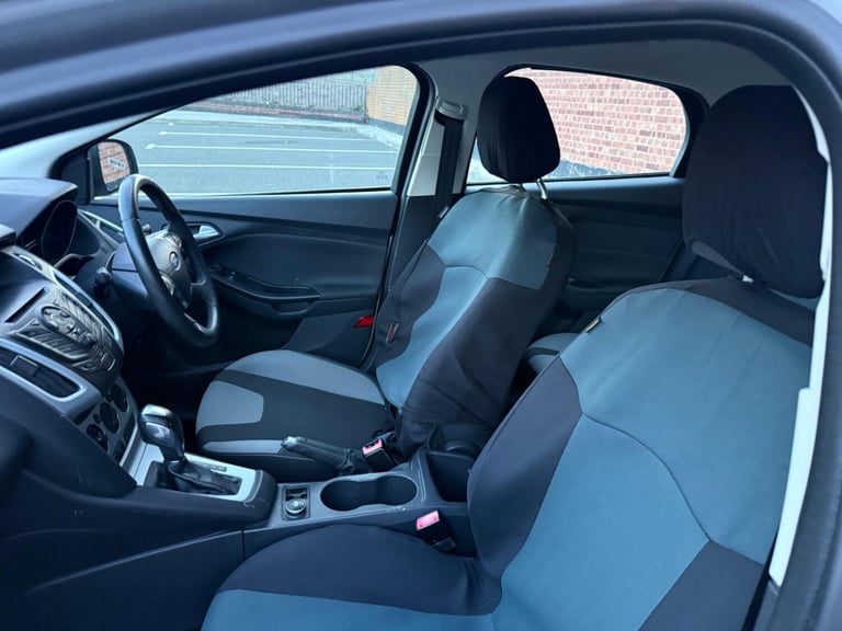  Ford Focus 1.6 Zetec Powershift Euro 5 5dr Petrol Automatic