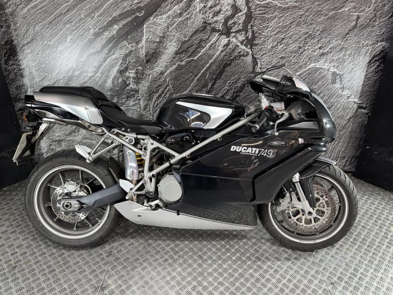 DUCATI 749 DARK 2006