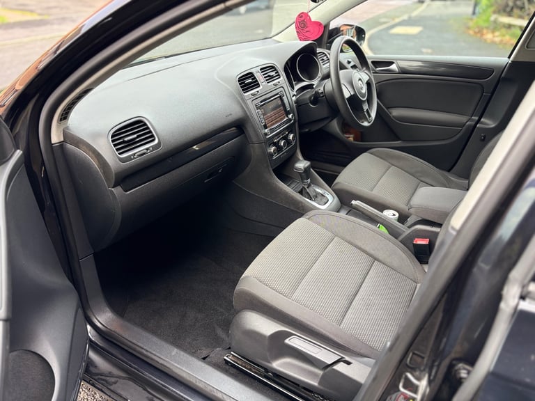 Volkswagen, GOLF, Hatchback, 2010, Semi-Auto, 1390 (cc), 5 doors