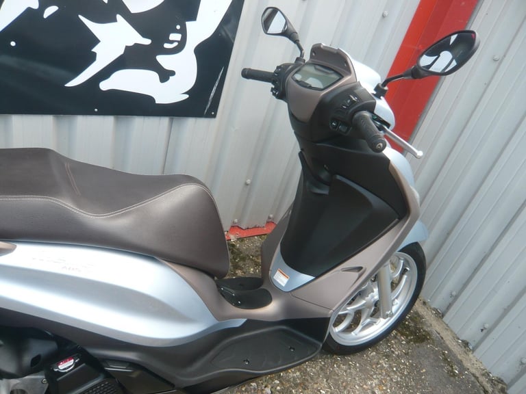 Piaggio Medley 125 2024 SCOOTER LEARNER LEGAL MOPED 50 VISION R RR CB MT YS YBR