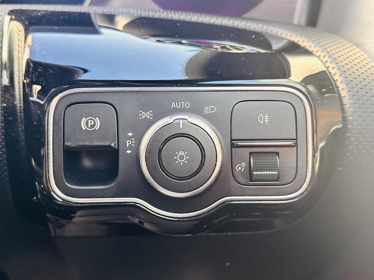 2019 Mercedes-Benz A-Class 1.3 A200 AMG Line (Premium) 7G-DCT Euro 6 (s/s) 5dr HATCHBACK Petrol A...