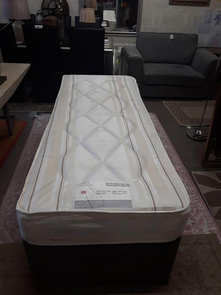 30-inch-wide grey toddler bed base & mattress Low Cost Moves 2nd Hand Items STALYBRIDGE SK15 3DN
