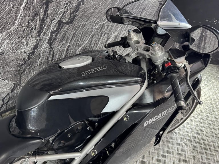 DUCATI 749 DARK 2006