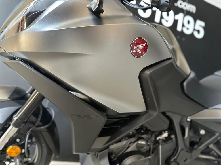 STUNNING LOW MILEAGE 2022/22 HONDA NT1100 MOTORCYCLE 
