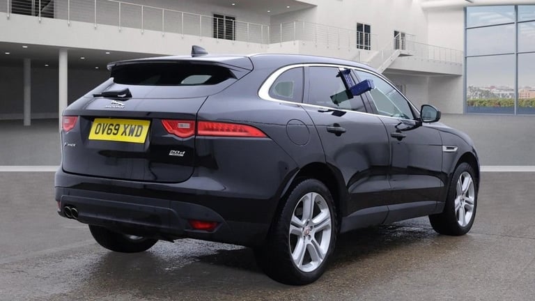 2019 Jaguar F-Pace 2.0d Portfolio 5dr Auto AWD ESTATE DIESEL Automatic