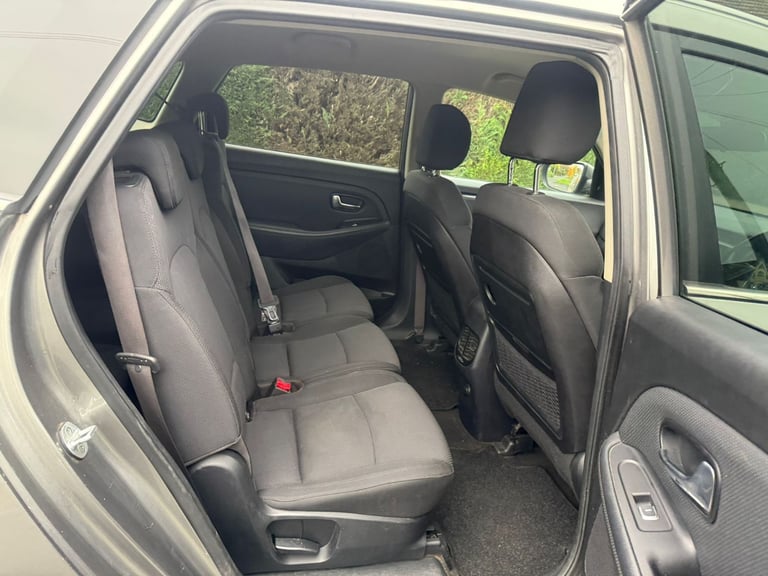 Kia Carens 2 1.7 CRDi MPV 7-seater Automatic with 12 Months Mot&Low Mileage 79K&Full Ser Hist
