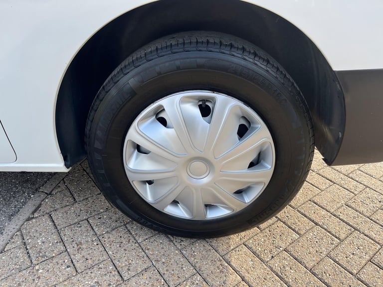 2019 Peugeot Expert 1.5 BlueHDi 1000 Professional Standard Panel Van MWB Euro 6 (s/s) 6dr PANEL V...