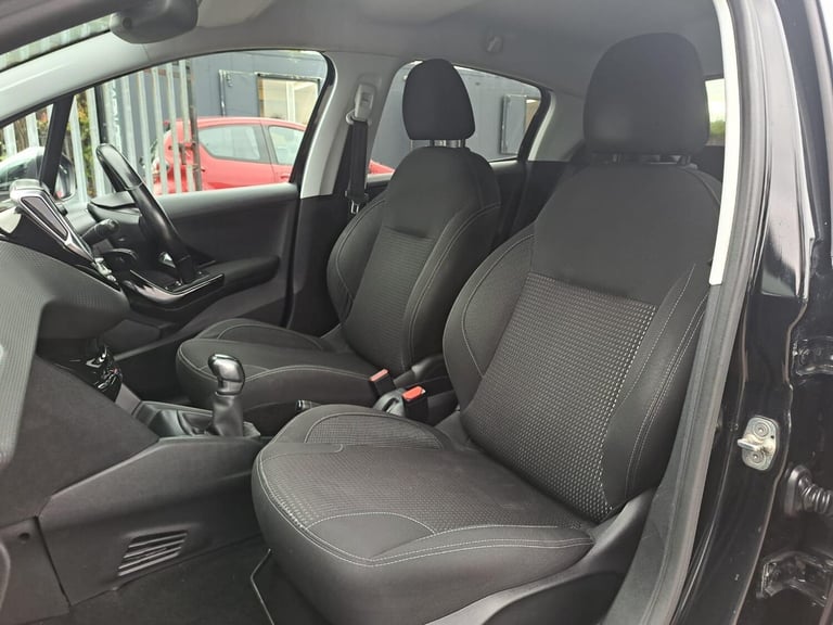 2018 Peugeot 208 1.2 PureTech Tech Edition Euro 6 (s/s) 5dr HATCHBACK Petrol Manual