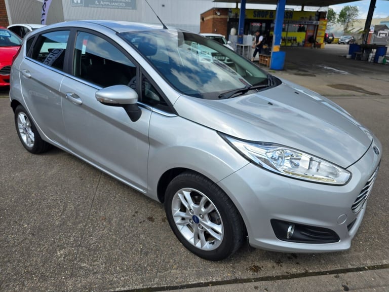 image for 2017 Ford Fiesta 1.25 82 Zetec 5dr HATCHBACK PETROL Manual